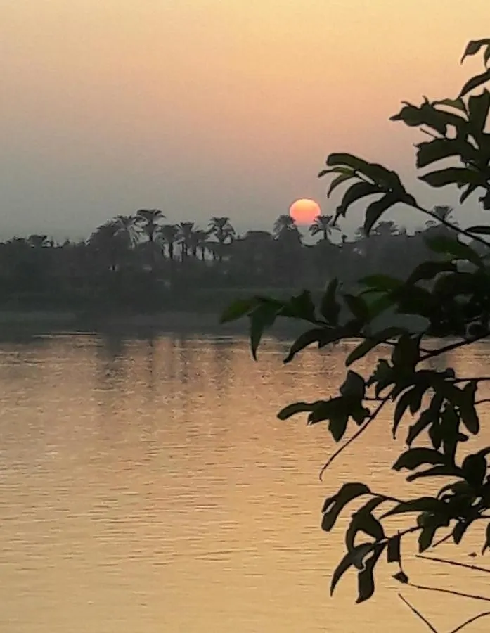 فيلا على النيل بالأقصرـ العوامية